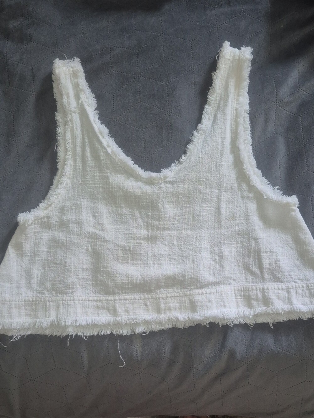 Urban Outfitters White Frayed-Edge Cropped Tank.  Size XS